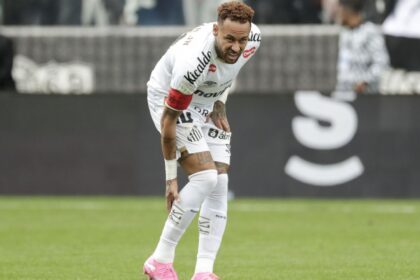 إصابة نيمار في عضلة السمانة تهدد مشاركته مع منتخب البرازيل في كأس العالم 2026