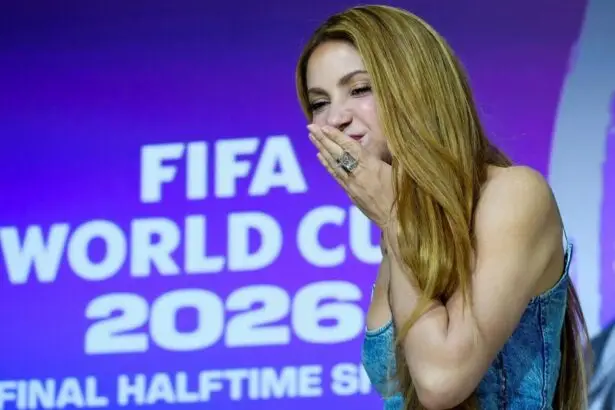 عرض موسيقي تاريخي في نهائي كأس العالم 2026 بمشاركة شاكيرا ومادونا وفرقة BTS على ملعب ميتلايف