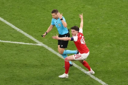 دانيال سيبرت الحكم الألماني لنهائي دوري أبطال أوروبا 2026 بين باريس سان جيرمان وآرسنال