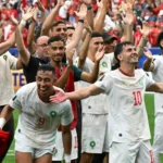 لاعبو منتخبي المغرب وفرنسا قبل مواجهة ربع نهائي كأس العالم 2026
