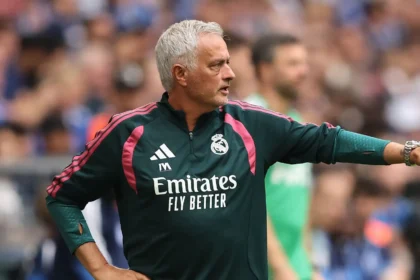 مارتن زوبيميندي بقميص آرسنال وسط أنباء انتقال زوبيميندي إلى ريال مدريد